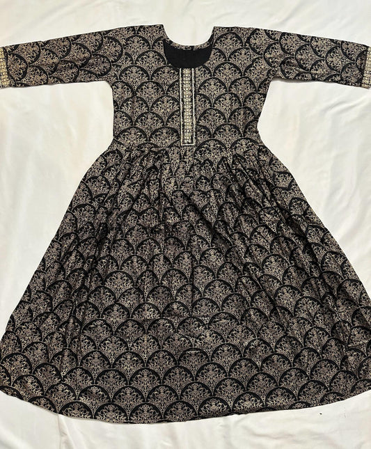 Big Girls/Petite - Black Rayon Foil Print Anarkali Kurti